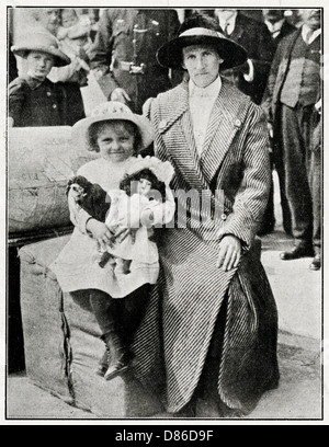 Petite fille sauvée de la 'Lusitania' 1915 Banque D'Images