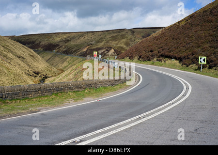 Le Serpent A57 passage dans le Derbyshire Peak District, England, UK Banque D'Images