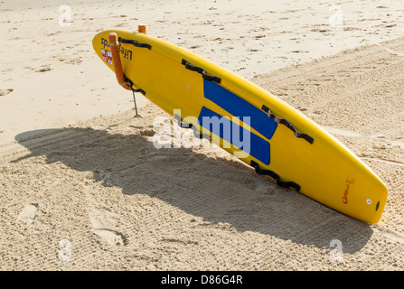 RNLI Sauveteur sauvetage sur plage de sable de Boscombe Bournemouth, Banque D'Images
