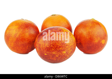 Fruits rouges oranges sanguines isolé sur fond blanc. Banque D'Images