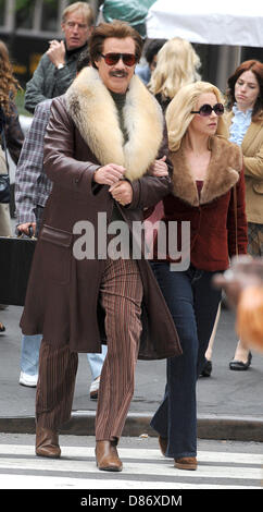 Et Will Ferrell Christina Applegate tournage sur emplacement pour 'Présentateur : la légende continue" le 18 mai 2013 à New York City Banque D'Images