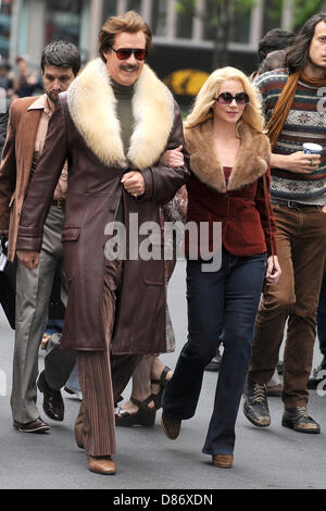 Et Will Ferrell Christina Applegate tournage sur emplacement pour 'Présentateur : la légende continue" le 18 mai 2013 à New York City Banque D'Images