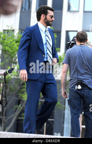 Bradley Cooper tournage sur l'emplacement de 'American Hustle'. New York, 17.05.2013 Banque D'Images