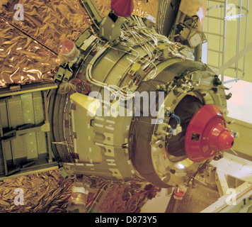 L'ATV (Automated Transfer Vehicle) s'amarre à la Station spatiale internationale (ISS). Ce vaisseau spatial a livré des fournitures et du matériel de recherche, soutenant les opérations de l'ISS et les objectifs de recherche. Banque D'Images