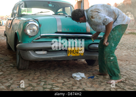 Voitures américaines à Cuba pays unique du patrimoine cubain de voitures Pontiac 1950 World Heritage Site Trinidad Cuba Banque D'Images
