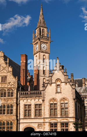 Maisons de guilde et Post Plaza Tower sur la Graslei Gand Belgique Banque D'Images