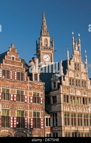 Maisons de guilde et Post Plaza Tower sur la Graslei Gand Belgique Banque D'Images