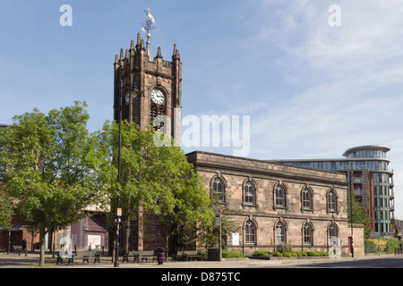 L'Eglise de la Trinité sacrée, l'Église d'Angleterre, sur la rue Chapel, Salford. Une église qui est aussi un lieu de concerts de musique. Banque D'Images