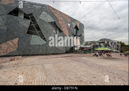 Les angles architectural intéressant de Melbourne ; la fameuse place de la Fédération. Banque D'Images