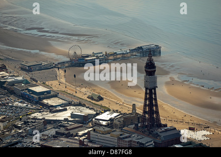 Photographie aérienne de la tour de Blackpool Central Pier et Banque D'Images