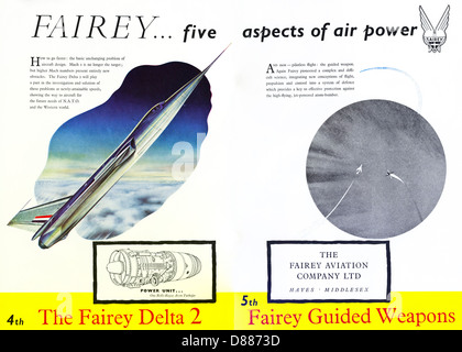 Double page annonce pour AVIONS FAIREY & avions armes guidées annonce dans le magazine Commerce vers 1955 Banque D'Images