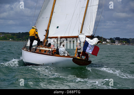 Pangur Ban : Loki, classe, yawl ketch Marconi, 1954, Architecte : Sparkman & Stephens, chantier : Abeking & Rasmussen (DE). Banque D'Images