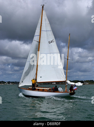 Pangur Ban : Loki, classe, yawl ketch Marconi, 1954, Architecte : Sparkman & Stephens, chantier : Abeking & Rasmussen (DE). Banque D'Images