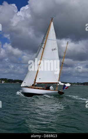 Pangur Ban : Loki, classe, yawl ketch Marconi, 1954, Architecte : Sparkman & Stephens, chantier : Abeking & Rasmussen (DE). Banque D'Images