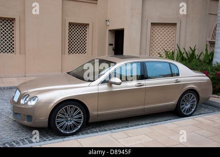 Couleur or Bentley Continental Flying Spur Berline de Luxe Banque D'Images