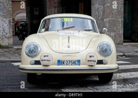 1500 Porsche 356 Carrera, 1000 Mille Miglia, Brescia, Lombardie, Italie Banque D'Images