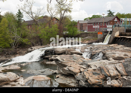 Marmites glaciaires, créé par le mouvement de l'eau dans la rivière Deerfield dans la ville historique de Shelburne Falls, Massachusetts. Banque D'Images