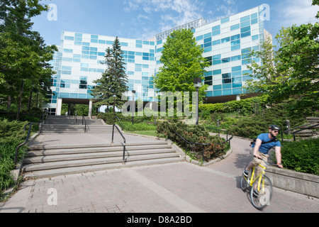 Université d'Ottawa : Faculté des Sciences Building par KWC Architects et Diamond Shmitt Architectes Banque D'Images