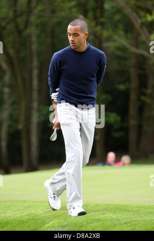 Wentworth, au Royaume-Uni. 22 mai 2013. Theo Walcott pendant la compétition Pro-Am célébrité de Wentworth Golf Club. Banque D'Images