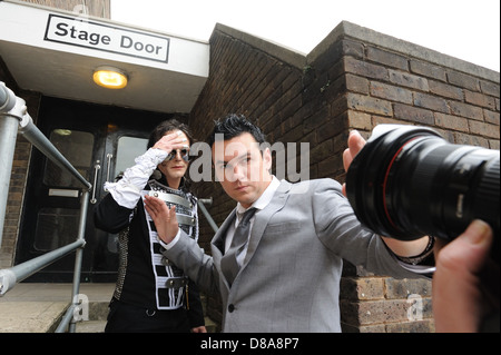 Matt Fiddes et Michael Jackson tribute act au Wyvern Theatre Swindon Banque D'Images