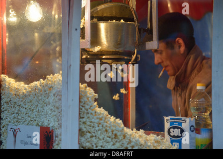 Blocage de pop-corn en Mère Theresa Boulevard pendant 5ème commémorations de l'indépendance, le 17 février 2013, à Pristina, Kosovo Banque D'Images