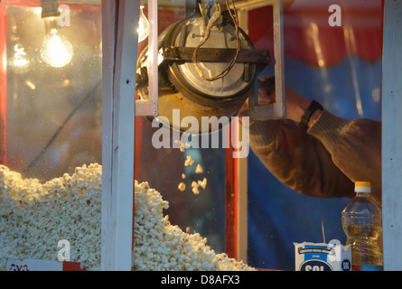 Blocage de pop-corn en Mère Theresa Boulevard pendant 5ème commémorations de l'indépendance, le 17 février 2013, à Pristina, Kosovo Banque D'Images