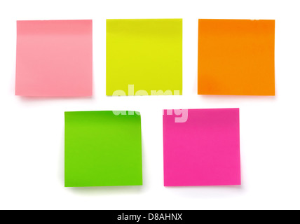 5 couleurs des notes autocollantes vierges isolated on white Banque D'Images
