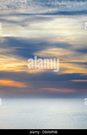 Coucher du soleil au large de Cala Saona, Majorque, Îles Baléares, Espagne Banque D'Images