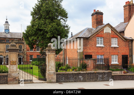 Entrée de Adams' Grammar School pour garçons fondée 1656 par William Adams avec Alms 1657 maisons. Newport Shropshire West Midlands England UK Banque D'Images