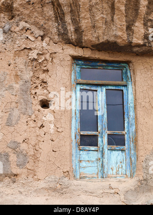 Vieilles portes en bois à Kandovan village de Tabriz, Iran Banque D'Images