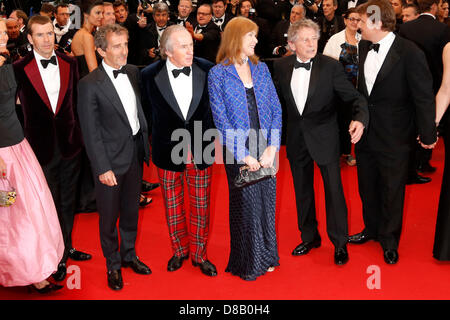 Cannes, France. 22 mai 2013. Karen minier, David Coulthard, Alain Prost, Sir Jackie Stewart, Helen Stewart et Roman Polanski qui fréquentent le "tout est perdu" une première mondiale à la 66e Festival de Cannes. Photo : AFP/Alamy Live News Banque D'Images