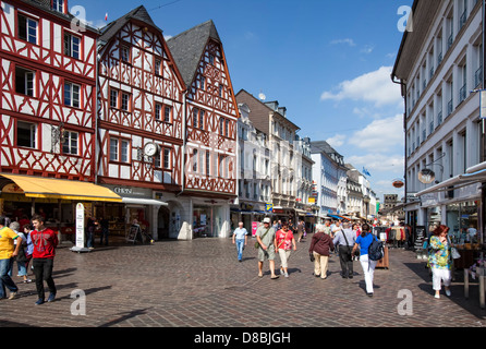 La place Hauptmarkt, Trèves, Rhénanie-Palatinat, Allemagne, Europe Banque D'Images