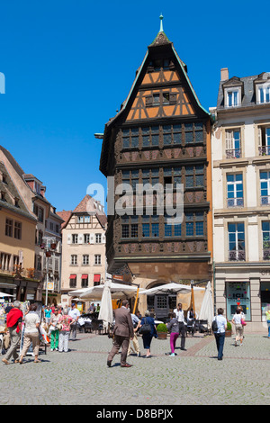 La Maison Kammerzell, dans Cathedral Plaza, l'un des bâtiments les plus célèbres de Strasbourg, Alsace, France Banque D'Images