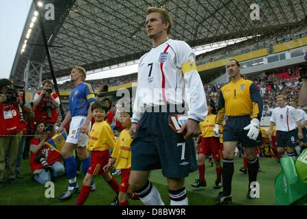 (Dossier) David Beckham, 38 ans, doit prendre sa retraite à la fin de l'actuelle saison de football après une brillante carrière. Beckham a fait 115 apparitions pour l'Angleterre et 394 pour Manchester United et a également joué pour le Real Madrid, Los Angeles Galaxy, l'AC Milan et Paris Saint Germain. Banque D'Images