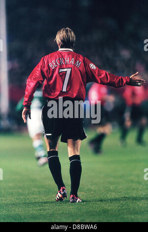 (Dossier) David Beckham, 38 ans, doit prendre sa retraite à la fin de l'actuelle saison de football après une brillante carrière. Beckham a fait 115 apparitions pour l'Angleterre et 394 pour Manchester United et a également joué pour le Real Madrid, Los Angeles Galaxy, l'AC Milan et Paris Saint Germain. David Beckham (Man.U), 30 novembre 1999 Football - Coupe Intercontinentale : 'Grace' Match Cup entre Manchester United - Palmeiras au stade national, Tokyo, Japon. (C)Koji Aoki/AFLO SPORT (008) Banque D'Images