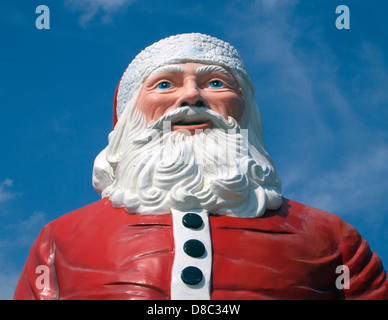 Close up of statue Santa géant à l'hôtel de ville de Santa Claus Indiana Banque D'Images