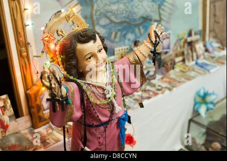 25 avril 2013 - Nogales, Sonora, Mexique - l'autel de la chapelle/salle commune à l'Albergue San Juan Bosco de Nogales, fils., Mex. (Crédit Image : ©/ZUMAPRESS.com) s Seberger Banque D'Images