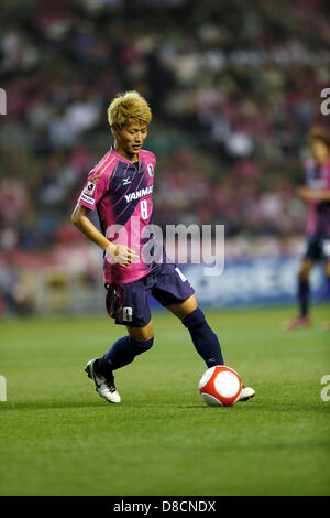 Yoichiro Kakitani (Cerezo), le 22 mai 2013 - Football : 2013 J.League Yamazaki Nabisco Cup match du groupe B entre Cerezo Osaka 2-1 à Kashima Antlers Kincho Stadium, à Osaka au Japon. (Photo de bla) Banque D'Images