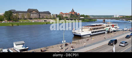 Dresde - embarcadère de bateaux de croisière de la rivière ; la Saxe, Allemagne, Europe Banque D'Images