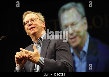 Hay-on-Wye, au Royaume-Uni. Samedi 25 mai 2013. Photo : Eric Schmidt, Président exécutif de Google. Le Telegraph Hay Festival, Hay on Wye, Powys, Pays de Galles. Credit : D Legakis/Alamy Live News Banque D'Images