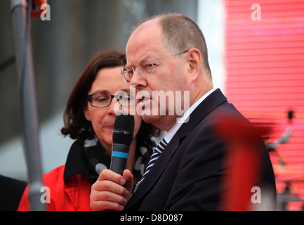 Peer Steinbrück (SPD) s'exprimant à l'occasion du 150e anniversaire du Parti Social-démocrate d'Allemagne, à Leipzig, Allemagne. Banque D'Images