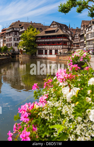 Maison des Tanneurs restaurant maison typique dans la vieille ville de la Petite France Strasbourg, Alsace, France, Europe Banque D'Images