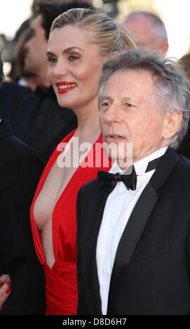 EMMANUELLE SEIGNER Roman Polanski LA VÉNUS À LA FOURRURE. PREMIERE. FESTIVAL DU FILM DE CANNES 2013 PALAIS DES FESTIVAL CANNES FRAN Banque D'Images