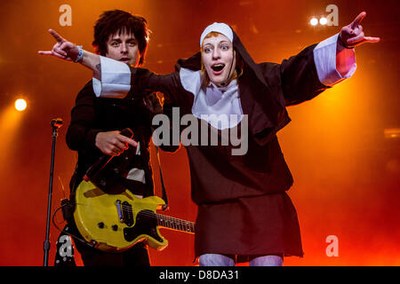 Rho de Milan en Italie. 24 mai 2013. Le groupe américain de punk rock Green Day fonctionne à Arena Fiera pendant la révolution de '99 Tour 2013'. Credit : Rodolfo Sassano/Alamy Live News Banque D'Images