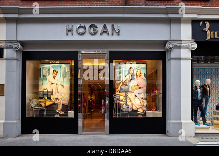 Des magasins de mode, Knightsbridge, Londres, Angleterre Banque D'Images