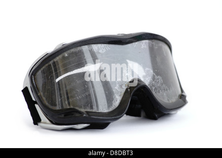 Une paire de lunettes de moto utilisée isolated on white Banque D'Images
