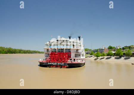 Vicksburg, Mississippi. American Queen cruise paddlewheel boat sur la rivière Yazoo au large de la rivière Mississippi. Banque D'Images