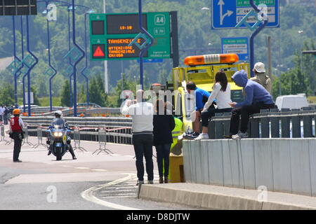 Vicenza, Italie. 26 mai 2013 l'Italie, Vicenza, VI, Giro di Italia Tour de France cycling group en vitesse à travers la ville. Crédit : FC Italie/Alamy Live News Banque D'Images