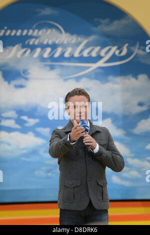 Presentor Stefan Mross héberge l'ARD music show "immer wieder sonntags" à Europapark à Rust, Allemagne, 26 mai 2013. Photo : Patrick Seeger Banque D'Images