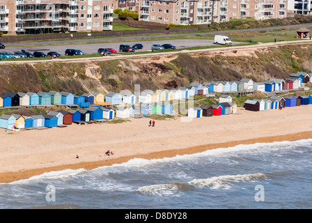 Milford On Sea Barton sur mer vue aérienne de cabanes de plage Banque D'Images